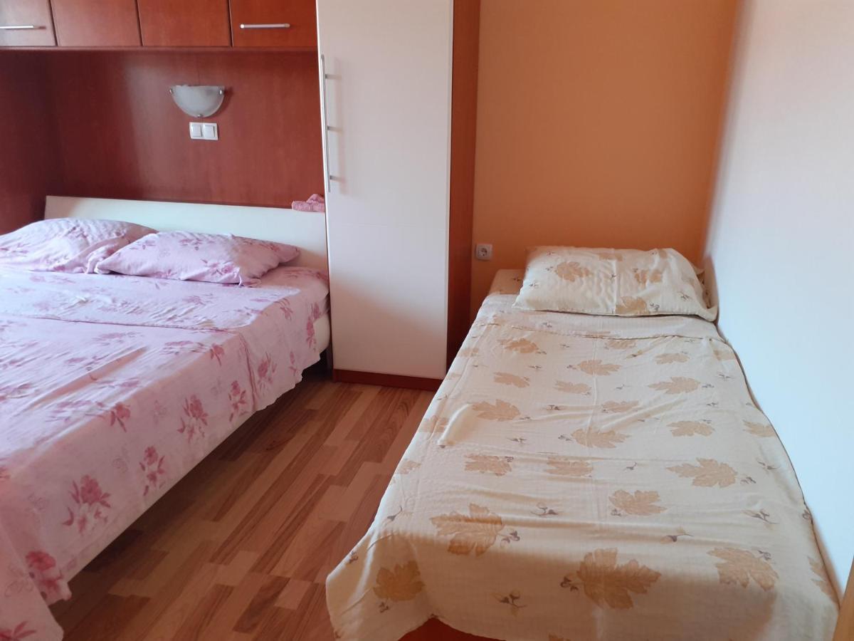 Apartments Rajka 로파르 외부 사진