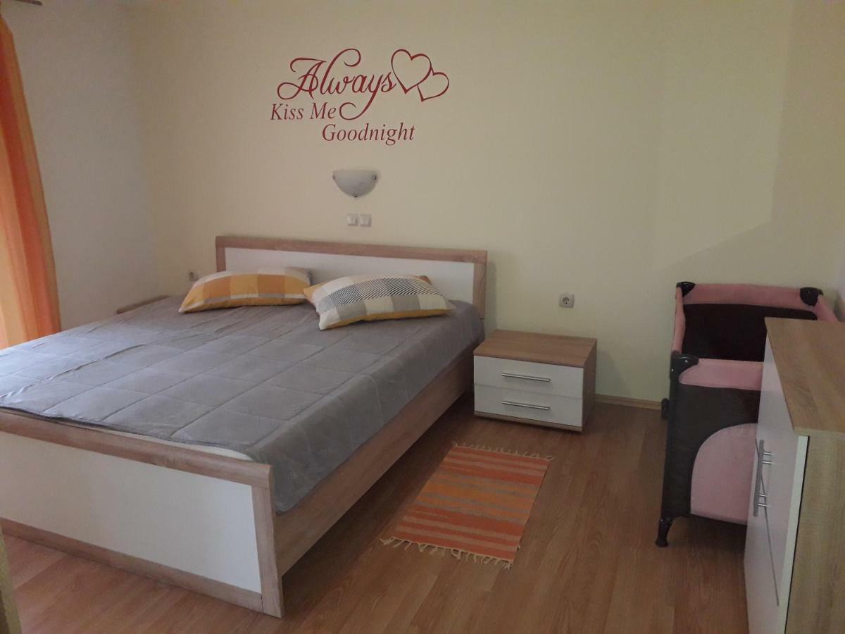 Apartments Rajka 로파르 외부 사진